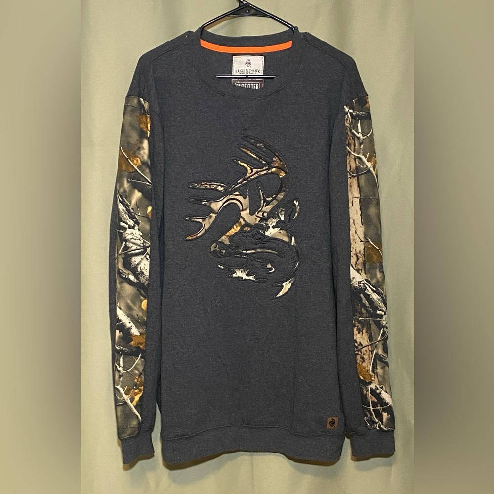 Legendary Whitetails Mens Outfitter Crewneck Fleece Sweatshirt Grey Camo Men XLT